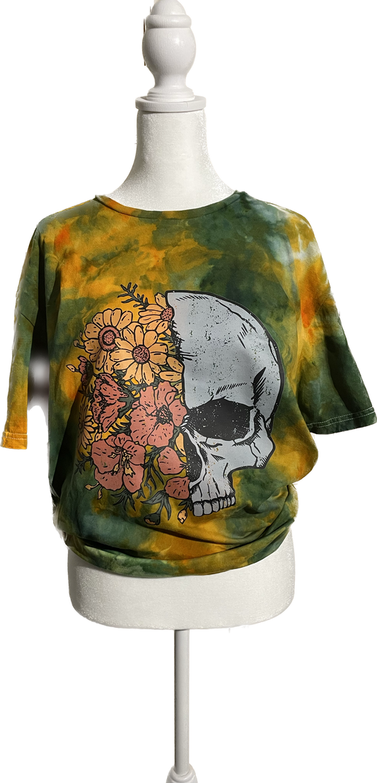 Size large flower and skull on a yellow and green short sleeve t-shirt